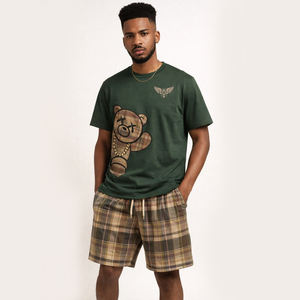 ชุดเสื้อยืดลายการ์ตูนหมีและกางเกงขาสั้นลายสก็อตสำหรับผู้ชาย ชุดลำลองฤดูร้อน 2 ชิ้น พร้อมเสื้อยืดลายกราฟิกและกางเกงขาสั้นแบบมีเชือกผูก - Product Image 5