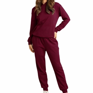 Conjunto Deportivo Personalizado para Mujer con Sudadera con Capucha Integrada, Diseño de Manga Larga, Pantalones Jogger a Juego, Corte Holgado y Cintura Elástica - Product Image 1