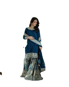 Robe Shalwar Kameez Gharara en soie brodée, spéciale mariée indienne pakistanaise, dernière collection, sans plis, pour les fêtes d'hiver - Product Image 1