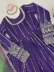 Nouveauté : Pishwas de soirée pour femmes avec broderies, costumes Anarkali indiens et pakistanais de soirée par Sterling Creation - Product Image 4