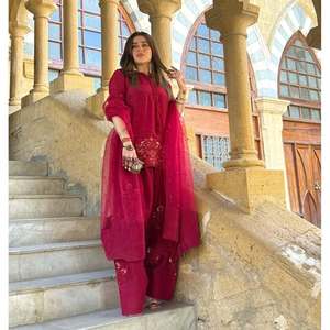 Hermoso Conjunto de Top y Falda de Chifón con Dupatta para Fiestas - Product Image 4