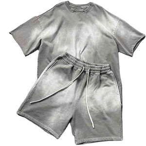 Conjunto de dos piezas Glory Custom Acid Wash, camiseta y pantalones cortos tipo jogger, 100% algodón, tela suave y transpirable, para ropa urbana unisex. - Product Image 3