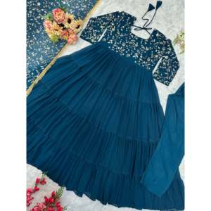 Belle robe de soirée pour femme avec broderie comprenant un ensemble Pent et Dupatta - Product Image 1