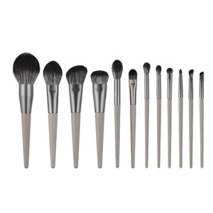 Profesional Best High End 12PCS Grey Brush Set Cosmético Grey Makeup Brush con cerdas suaves - Product Image 2