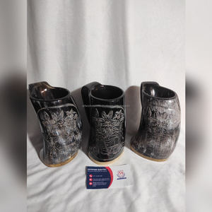 Jarra de Cuerno de Búfalo Auténtica, Tallada a Mano con el Logotipo de Raven Crow Viking, Capacidad de 500/600 ml, Base de Madera, Nueva - Product Image 2