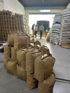 ข้าวหอมมะลิ ST25 เวียดนาม เมล็ดยาว อบแห้ง คัดแยกด้วยเครื่อง Sortex ทำความสะอาดแล้ว คุณภาพสูง ราคาขายส่งที่ดีที่สุดสำหรับการจัดส่งแบบตู้คอนเทนเนอร์ - Product Image 4