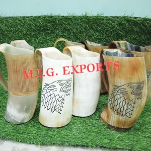 Mug authentique fait main en corne de vache viking, gobelet naturel en corne de bœuf pour bière, ale et hydromel. Écologique, vintage, médiéval. - Product Image 4