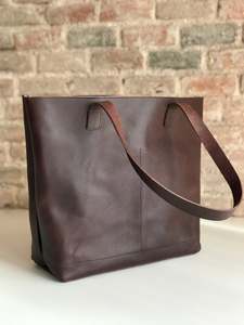 Sac fourre-tout pour femme en cuir véritable fait main avec fermeture éclair, bandoulière double, idéal pour un usage quotidien LTB-0307 - Product Image 4
