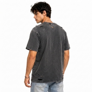 เสื้อยืดผู้ชายสไตล์ Distressed ขายดีที่สุด ผลิตจากโรงงานโดยตรง เนื้อผ้านุ่ม ระบายอากาศได้ดี สตรีทแวร์ พร้อมบริการเพิ่มแบรนด์ส่วนตัว - Product Image 6