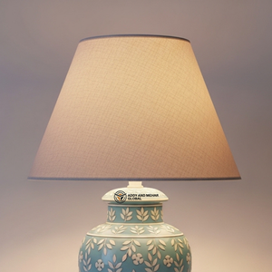 Lampe de table de luxe bleue avec incrustation d'os et abat-jour beige, lampe de chevet artisanale à incrustation florale, éclairage élégant et moderne pour la décoration intérieure - Product Image 2