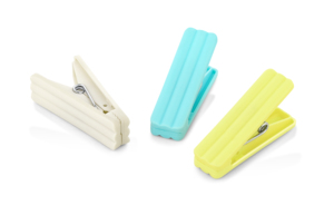 Plastic Clothes Pegs Rectangle Shape White Blue Yellow Outdoor Use Durable PP Material Stainless Steel Spring - Product Image 2