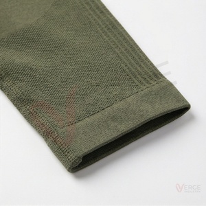 Ensemble 2 pièces de yoga pour femme, bleu marine côtelé, composé d'un crop top à manches longues et d'un short taille haute, avec décolleté carré et bretelles spaghetti - Product Image 6