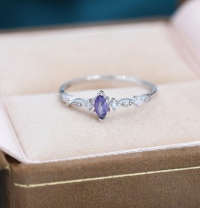 Bague en argent sterling avec améthyste violette et zircon cubique, style vintage, bague marquise délicate en améthyste - Product Image 3