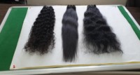 Extensions de cheveux humains indiens vierges et droits Faisceaux alignés sur les cuticules Remy Hair Grade Natural Wave Style Machine Double Weft
