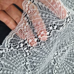 Tela de Encaje Elástico con Diseño Floral y Borde Festoneado de 16.5 cm de Ancho, Ligera y Elástica para Lencería, Vestidos y Decoración Nupcial - Product Image 4