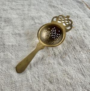 Nouvel infuseur à thé en laiton gaufré, design rond, filtre à thé en vrac, décoratif vintage, ustensile de cuisine, vente chaude - Product Image 2