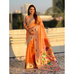 Sari de Seda Paithani con Tejido Zari y Organza de Melocotón Elite Weaves de 450g para Bodas - Product Image 6