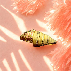 Bague en or texturée en spirale unique |   Coquillage avec découpes pour femmes |   Or jaune élégant de 2,810 grammes - Product Image 3