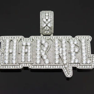 Pendentif Breloque Hip-Hop en Argent 925 Plaqué Rhodium avec Moissanite Ronde Taille Brillant pour Hommes, Idéal pour les Occasions Festives - Product Image 1