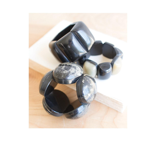 Bracelet en corne fait main moderne et écologique, qualité standard, tendance pour filles, idéal pour les mariages et les fêtes - Product Image 2