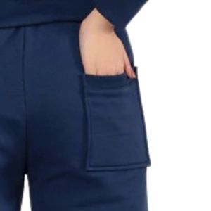 Pantalon de jogging cargo bleu marine pour femme, taille élastique avec cordon de serrage, décontracté, avec poches latérales et chevilles resserrées, idéal pour l'entraînement - Product Image 4