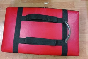 Cible de frappe de boxe haut de gamme avec matériaux EVA et PU, équipement d'entraînement rembourré souple et durable pour boxeurs (toutes saisons) - Product Image 6