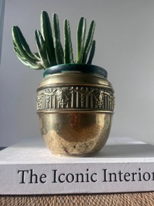 Maceta de estilo antiguo con diseño de uvas, portátil, perfecta para decoración del hogar en interiores y exteriores, venta al por mayor desde India. - Product Image 3