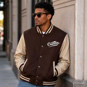 Veste universitaire personnalisée pour homme, marron beige, avec lettres brodées sur le devant, col rabattu, décontractée, en laine/polyester, coupe-vent pour l'hiver - Product Image 1