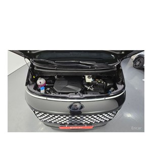 Hyundai Staria 4x4 Lounge 7 places avec sièges en cuir, boîte automatique, caméra de recul, diesel - Novembre 2023, 38 291 km - Product Image 6