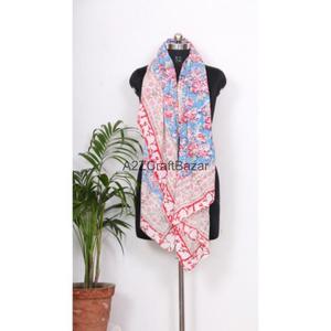 Bufanda de Algodón 100% Transpirable con Estampado Floral Digital para Mujer, Ideal para la Playa y Uso Diario - Product Image 1