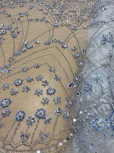 Tela de Encaje Floral 3D Azul de Lujo con Cuentas y Lentejuelas Bordadas a Mano, Tul para Vestidos de Novia de Alta Costura, Proveedor al por Mayor - Product Image 3