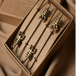 Palillos para Aperitivos Scorpion Gold, Juego de 4 Palillos para Cócteles, Accesorios de Bar, Palillos para Frutas - Product Image 5