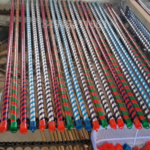 Mango de escoba de madera de eucalipto con diseño de rayas, tamaño personalizado, listo para carga a granel - Product Image 3