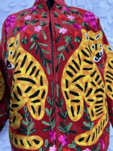 Chaqueta de Lona de Algodón Beige Vintage para Mujer |   Abrigo Bohemio con Bordado Floral Hecho a Mano |   Ropa Exterior Artesanal Sostenible - Product Image 4