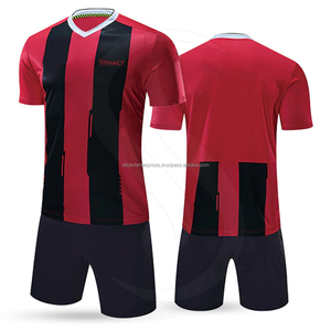 Maillot de football respirant 100 % polyester de haute qualité pour homme, personnalisable avec logo, tenue de sport pour équipe - Product Image 1