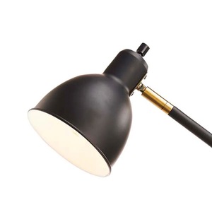 Lampe de table contemporaine en laiton avec abat-jour en verre, luminaire de table moderne - Product Image 3