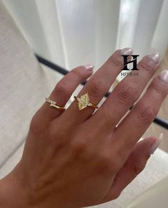 Anillo de Compromiso con Diamante Amarillo Corte Marquesa Cultivado en Laboratorio, Oro 14K, Anillo de Boda de Tres Piedras con Diamantes Laterales en Forma de Pera para Mujer - Product Image 1