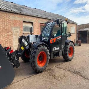 Compre el Manipulador Telescópico Bobcat TL43.80HF, Entrega Rápida, Mejore la Eficiencia de Manejo de Materiales con Ingeniería de Calidad Premium - Product Image 4