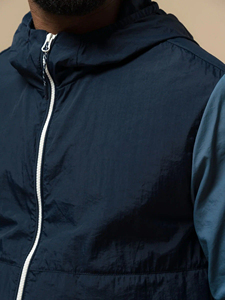 Veste coupe-vent de randonnée la plus vendue, personnalisable par transfert thermique, légère, pour l'extérieur, fournisseur de vestes de mode - Product Image 4