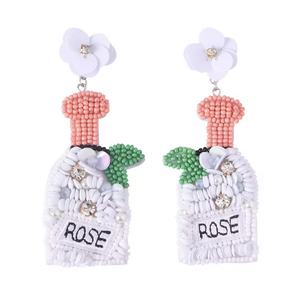 Pendientes de botón unisex clásicos con letras de cuentas de vidrio hechas a mano, multicolor, novedades, para profesores, bodas y fiestas - Product Image 4