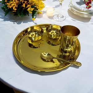 Juego de vajilla de latón simple, bandeja pulida lisa, cuencos, cuchara de vidrio, diseño minimalista, diseño floral, bandeja con superficie pulida lisa - Product Image 1
