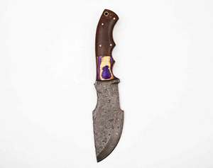 Couteau utilitaire Tracker artisanal en acier Damas avec manche segmenté en bois et résine violette, outil de terrain - Product Image 1