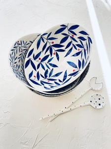 Premium Ceramic <b>Pasta</b> Bowl with Navy Botanical Artwork Generous Serving Depth and Refined Glazed Surface - Product Image 4