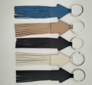 High Quality Customized <b>Keyrings</b> Durable Cartoon Style House Shaped Fringes Fashionable Keychain Pendant Gift Charm Wholesale - Product Image 6