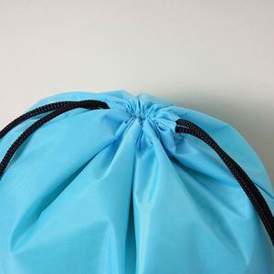 Sac à dos pliable léger avec cordon de serrage pour la gym, le yoga et les voyages, pochette de luxe en velours avec cordon de serrage pour bijoux et emballage cadeau - Product Image 3