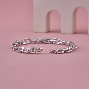 Brazalete de diamantes de diseño premium creados en laboratorio en oro macizo de 10K, 14K y 18K, pulseras y brazaletes de diamantes de proveedor y fabricante indio. - Product Image 3