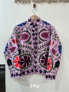 เสื้อโค้ทกำมะหยี่ปักลายดอกไม้สไตล์โบฮีเมียนรักษ์โลกสำหรับผู้หญิง สีชมพู ซับในลายทาง แขนยาว คอทรงโอ ไซส์พลัส สำหรับฤดูหนาว สวมใส่สบาย - Product Image 4