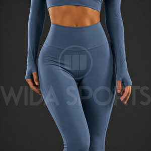 Ensemble de yoga premium pour femme : Leggings évasés taille haute et crop top à manches longues, respirant, extensible, séchage rapide, avec logo frontal, vêtements de fitness - Product Image 5