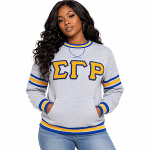 Sudadera de cuello redondo con letras Sigma Gamma Rho en chenilla gris, con bolsillo canguro, ribete acanalado azul real y dorado, ropa griega - Product Image 1
