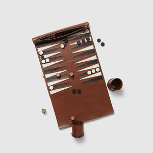 Jeu de backgammon en cuir pliable et portable, format voyage, avec dés et coupelles, unisexe, marron - Product Image 6